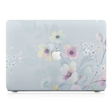 This lightweight, slim hardshell with Paisley design is easy to install and fits closely to protect against scratches